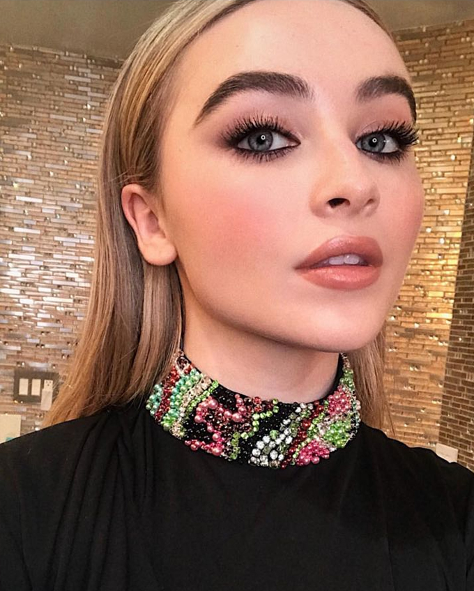 Sabrina Carpenter - Maquiagem Golden Globes 2018